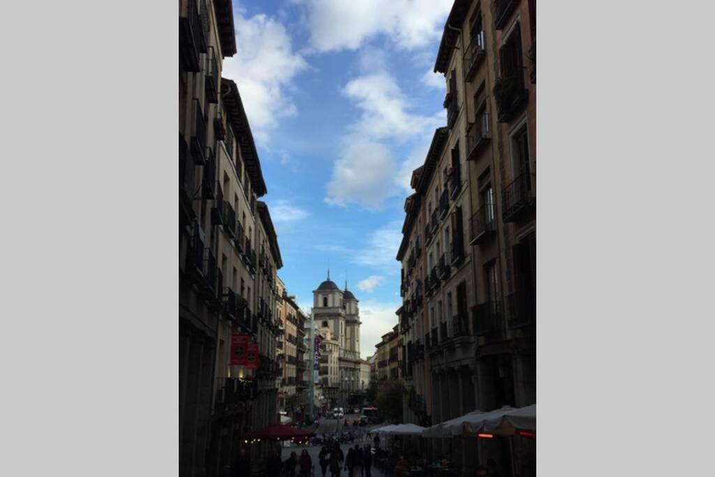 Apartmán Plaza Mayor-Acogedor Apartamento En Edificio Historico Del Centro-Wifi Madrid Exteriér fotografie